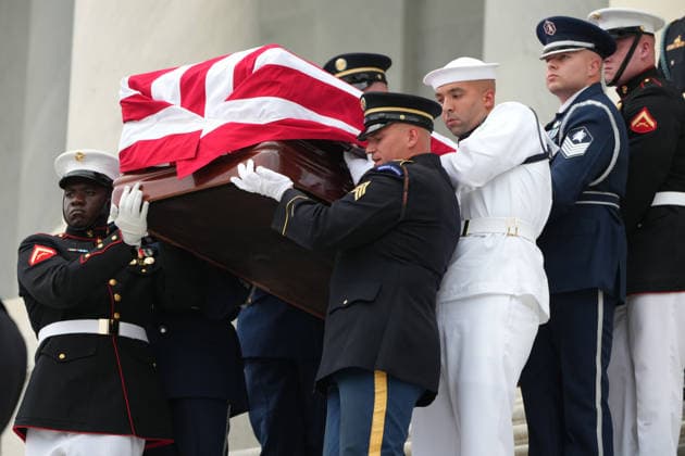 Lindsey Graham Memorial Service in the US Capitol An Armed Forces Body Bearer Team moves the casket of Sen. Lindsey Graham, R-S.C., from the U.S. Capitol after a congressional tribute in the Rotunda Tuesday, July 28, 2026, in Washington. Credit: CNP AdMedia Washington District of Columbia United States of America EDITORIAL USE ONLY  Copyright: xx CNPx xAdMediax admphotosthree008428