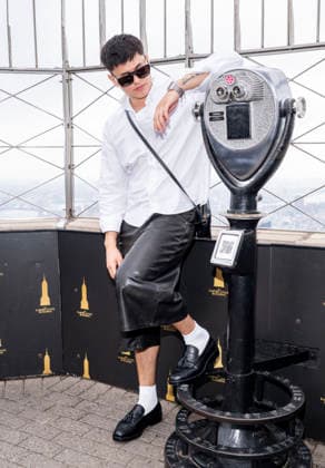 July 28, 2026, New York, New York, USA: MOSMO visits the Empire State Building in New York ahead of the Latin Alternative Music Conference. 28 July 2026 New York USA  - ZUMAa265 20260728_zep_a265_030 Copyright: xEricxAcquayex