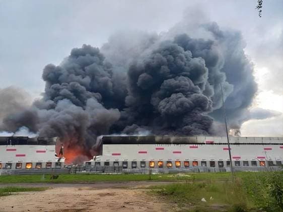 Ukraine drone attack prompts evacuation of Wildberries logistics hub in central Russia RYAZAN, RUSSIA - JULY 29: (----EDITORIAL USE ONLY - MANDATORY CREDIT - UKRAINE ONLINE TELEGRAM CHANNEL HANDOUT - NO MARKETING NO ADVERTISING CAMPAIGNS - DISTRIBUTED AS A SERVICE TO CLIENTS----) Smoke rises as firefighters work to extinguish a fire at Wildberries logistics hub following a Ukrainian drone attack in the Ryazan region of Russia on July 29, 2026. At least six people were reportedly injured and fires broke out at local industrial plants as a result of the strike. Ukraine Online Telegram Channel Anadolu Ryazan Russia. Editorial use only. Please get in touch for any other usage.  Copyright: x2026xAnadoluxUkrainexOnlinexTelegramxChannelx