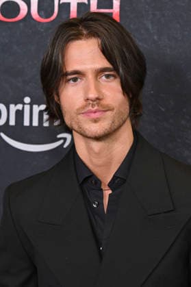 Anthony De La Torre beim Special Screening des Amazon Prime Video-Films The Devil s Mouth im Culver Theater. Culver City, 28.07.2026 *** Anthony De La Torre at the special screening of the Amazon Prime Video film *The Devil s Mouth* at the Culver Theater in Culver City, July 28, 2026 Foto:xD.xStarbuckx xFuturexImagex mouth_6775
