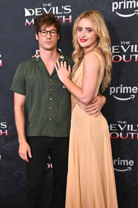 Kyle Allen und Kathryn Newton beim Special Screening des Amazon Prime Video-Films The Devil s Mouth im Culver Theater. Culver City, 28.07.2026 *** Kyle Allen and Kathryn Newton at the special screening of the Amazon Prime Video film *The Devil s Mouth* at the Culver Theater in Culver City, July 28, 2026 Foto:xD.xStarbuckx xFuturexImagex mouth_6790
