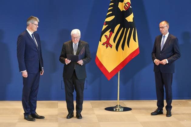 Berlin, Deutschland, 29.07.2026: Amtssitz am Spreebogen: Entlassung und Ernennung von Ministern durch den Bundespräsidenten: L-R: Patrick Schnieder, Frank-Walter Steinmeier, Friedrich Merz *** Berlin, Germany, July 29, 2026; Official Residence at Spreebogen; Dismissal and Appointment of Ministers by the Federal President; L R Patrick Schnieder, Frank Walter Steinmeier, Friedrich Merz Copyright: xdtsxNachrichtenagenturx dts_128833