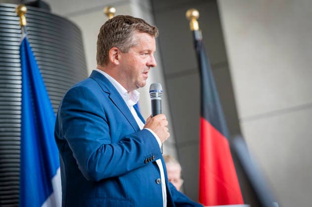 Sven Schulze EUR, Deutschland, Berlin: 29.07.2026: Bewerbung um Start der Tour de France 2029 in Deutschland. Sven Schulze (CDU) Ministerpräsident Sachsen-Anhalt - Der Grand DÃ part Allemagne e.V. hat zum 30. Juni 2026 seine offizielle Bewerbung für den Start der Tour de France 2029 eingereicht. Gemeinsam mit den Ländern Berlin, Sachsen, Sachsen-Anhalt und Thüringen wurde ein sogenanntes Bidbook erstellt und an die A.S.O., die Veranstalterin der Tour de France, übergeben. *** Sven Schulze EUR, Germany, Berlin, July 29, 2026 Bid to Host the Start of the 2029 Tour de France in Germany Sven Schulze, CDU Minister-President of Saxony-Anhalt Grand Départ Allemagne e.V. submitted its official bid to host the start of the 2029 Tour de France