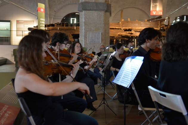 IPA87087023 - Pisa, July 29, 2026 The music and dance series continues at the National Museums of Pisa. At the National Museum of Ancient Ships, Tribute to Mozart by the Orchestra da Camera Fiorentina, featuring soloists Barsali and Del Vecchio. In the photo: Violins.  Copyright: xRobertoCappellox xRobertoxCappellox 87087023