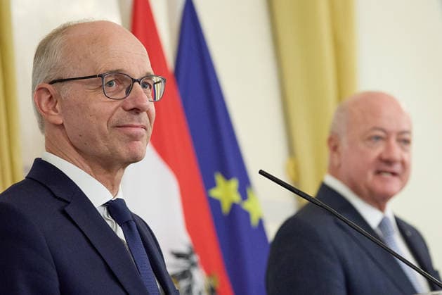 - Wien 29.07.2026 - Stocker - Frieden - Heute traf der österreichische Bundeskanzler Christian Stocker (ÖVP) im Bundeskanzleramt mit dem Premierminister von Luxemburg Luc Frieden zu einem Arbeitsgespräch zusammen. Anschliessend gab es eine Pressekonferenz. PHOTO: Bundeskanzler Christian Stocker (R ÖVP) und der luxemburgische Premier Luc Frieden während der Pressekonferenz im Bundeskanzleramt. Vienna (AUSTRIA) - Today, the Austrian Federal Chancellor, Christian Stocker (ÖVP), met with the Prime Minister of Luxembourg, Luc Frieden, at the Federal Chancellery for a working meeting. OVP, Oevp, government, PK, talks, EU, UE, Europe, Europa, Luxembourg, Treffen Bundeskanzler Stocker - Premierminister Frieden Luxemburg *** Vienna, July 29 