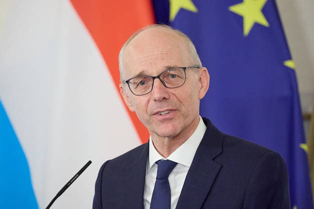 - Wien 29.07.2026 - Stocker - Frieden - Heute traf der österreichische Bundeskanzler im Bundeskanzleramt mit dem Premierminister von Luxemburg Luc Frieden zu einem Arbeitsgespräch zusammen. Anschliessend gab es eine Pressekonferenz. PHOTO: der luxemburgische Premier Luc Frieden während der Pressekonferenz im Bundeskanzleramt. Vienna (AUSTRIA) - Today, the Austrian Federal Chancellor, met with the Prime Minister of Luxembourg, Luc Frieden, at the Federal Chancellery for a working meeting. OVP, Oevp, government, PK, talks, EU, UE, Europe, Europa, Luxembourg, Treffen Bundeskanzler - Premierminister Frieden Luxemburg *** Vienna, July 29, 2026 Stocker Frieden Today, the Austrian Federal Chancellor met with Luxembourg’s Prime Minister L 