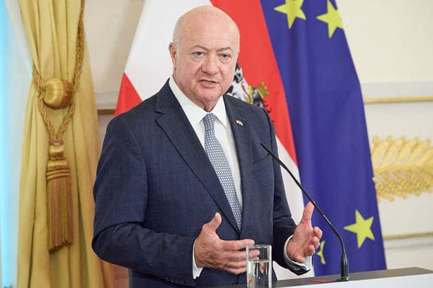 - Wien 29.07.2026 - Stocker - Frieden - Heute traf der österreichische Bundeskanzler Christian Stocker (ÖVP) im Bundeskanzleramt mit dem Premierminister von Luxemburg Luc Frieden zu einem Arbeitsgespräch zusammen. Anschliessend gab es eine Pressekonferenz. PHOTO: Bundeskanzler Christian Stocker (ÖVP) und der luxemburgische Premier während der Pressekonferenz im Bundeskanzleramt. Vienna (AUSTRIA) - Today, the Austrian Federal Chancellor, Christian Stocker (ÖVP), met with the Prime Minister of Luxembourg, at the Federal Chancellery for a working meeting. OVP, Oevp, government, PK, talks, EU, UE, Europe, Europa, Luxembourg, Treffen Bundeskanzler Stocker - Premierminister Luxemburg *** Vienna, July 29, 2026—Stocker and Frieden: Today, 