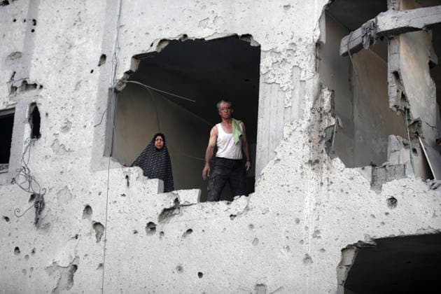 Aftermath of Israeli Airstrike In Gaza Palestinians inspect damage following an Israeli strike on the Al-Muttaqin Mosque in Gaza City on July 29, 2026. Gaza remains subject to daily violence, with both the Israeli military and Hamas accusing one another of violating the truce in effect since October 10. The conflict has flattened swathes of the territory, displaced most of the population at least once, and left hundreds of thousands of people living in tents and temporary shelters. Gaza Palestine  Copyright: xMajdixFathix originalFilename: fathi-notitle260728_np31F.jpg