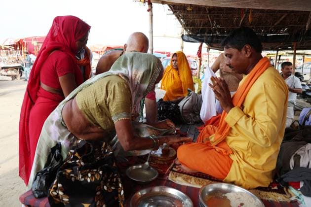 Hindu Devotees Mark Guru Purnima with Ritual Bathing in Prayagraj PRAYAGRAJ, INDIA JULY 29, 2026: Hindu devotees take a holy dip at the Sangam, the confluence of the Ganges, Yamuna and the mythical Saraswati rivers, during the Guru Purnima festival in Prayagraj, India. Guru Purnima is observed by Hindus, Buddhists and Jains to honor spiritual teachers and marks a day of prayer, ritual bathing and religious gatherings. Prayagraj India Copyright: x xJitendraxPrakashx xJNAxPressx