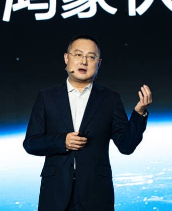 BEIJING, CHINA - JULY 29: Zhu Dongdong, president of tablet and PC product line at Huawei s device business group, introduces new products during a technical exchange event for the new HarmonyOS computer on July 29, 2026 in Beijing, China. Huawei has now teased another product - the MateBook Pro S, the lightest PC to date, and it will step onto the launch stage next week. The company has confirmed the notebook for August 5th alongside its key parameters and significant features.  Copyright: xVCGx 111657067996