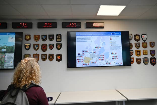 The Emergency Response Coordination Centre (ERCC), the EU s mechanism for coordinating aid, is located near the European Commission (EC) in Brussels, July 29, 2026. As soon as a country activates the so-called Civil Protection Mechanism, it is the staff at this center who coordinate among the individual countries, identify available assistance, and organize its deployment. Helicopters from the Czech Republic and Slovakia are now also assisting in France. The Coordination Center is part of the EU Civil Protection Mechanism. It is a platform aimed at strengthening cooperation in the field of civil protection. The members of the mechanism include EU member states and ten other countries. (CTKxPhoto TerezaxSupova) CTKPhotoP2026072904159  CTKPhotoP2026072904159