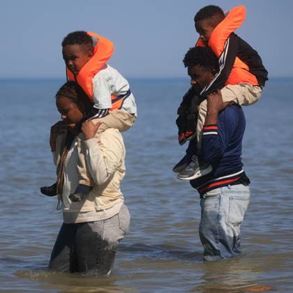 Migrants rescued from water during English Channel crossing attempt in France HARDELOT, FRANCE - JULY 29: Migrants are rescued from the water after attempting to cross the English Channel aboard an inflatable boat at Hardelot-Plage in northern France on July 29, 2026. Marcin Nowak Anadolu Hardelot France. Editorial use only. Please get in touch for any other usage.  Copyright: x2026xAnadoluxMarcinxNowakx