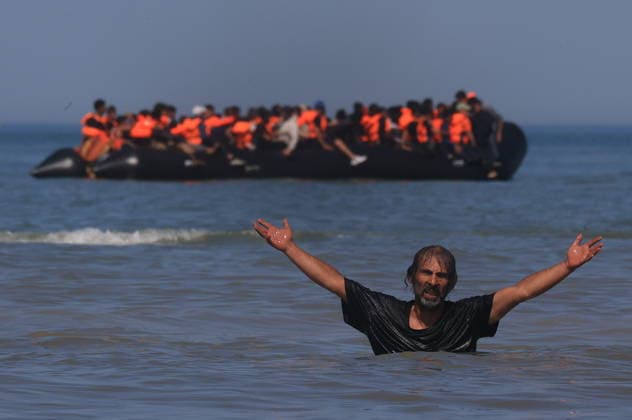 Migrants rescued from water during English Channel crossing attempt in France HARDELOT, FRANCE - JULY 29: Migrants are rescued from the water after attempting to cross the English Channel aboard an inflatable boat at Hardelot-Plage in northern France on July 29, 2026. Marcin Nowak Anadolu Hardelot France. Editorial use only. Please get in touch for any other usage.  Copyright: x2026xAnadoluxMarcinxNowakx