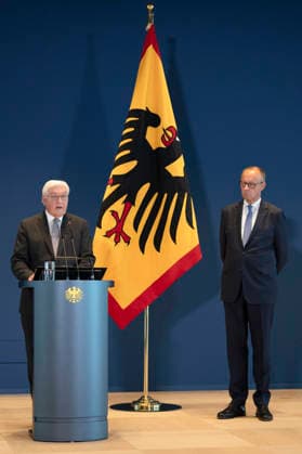 Frank-Walter Steinmeier und Friedrich Merz bei der Aushändigung von Entlassungs- und Ernennungsurkunden durch den Bundespräsidenten im Amtssitz am Spreebogen. Berlin, 29.07.2026 *** Frank Walter Steinmeier and Friedrich Merz at the presentation of letters of dismissal and appointment by the Federal President at his official residence on the Spreebogen in Berlin, July 29, 2026 Foto:xB.xElmenthalerx xFuturexImagex ministerernennung_6706