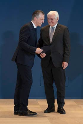 Thorsten Frei und Frank-Walter Steinmeier bei der Aushändigung von Entlassungs- und Ernennungsurkunden durch den Bundespräsidenten im Amtssitz am Spreebogen. Berlin, 29.07.2026 *** Thorsten Frei and Frank Walter Steinmeier at the presentation of letters of dismissal and appointment by the Federal President at the official residence on the Spreebogen in Berlin, July 29, 2026 Foto:xB.xElmenthalerx xFuturexImagex ministerernennung_6720