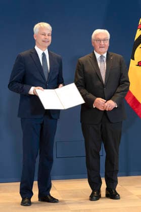 Steffen Bilger und Frank-Walter Steinmeier bei der Aushändigung von Entlassungs- und Ernennungsurkunden durch den Bundespräsidenten im Amtssitz am Spreebogen. Berlin, 29.07.2026 *** Steffen Bilger and Frank Walter Steinmeier at the presentation of letters of dismissal and appointment by the Federal President at his official residence on the Spreebogen in Berlin, July 29, 2026 Foto:xB.xElmenthalerx xFuturexImagex ministerernennung_6736