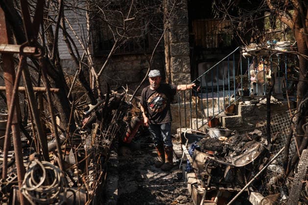 The Burgohondo, Ávila, wildfire is not spreading, but it will still take several days to bring it under control. A resident stands in front of his home, which was destroyed by the wildfire, on July 29, 2026, in Pelayos de la Presa, Madrid, Spain. The fire suppression director of the Castilla y León Regional Government’s Infocal operation at the Burgohondo, Ávila, fire stated that overnight, emergency crews managed to prevent the fire from spreading, however, he warned that it will take many days of work to bring it under control. JULY 29, 2026 Alejandro Martínez Vé Pelayos de la Presa, Madrid Pelayos de la Presa, Madrid, Spain  Copyright: xAlejandroxMartinezxVÃ lezx 7694246
