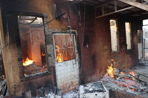 Firefighting efforts continue against wildfire in Antalya ANTALYA, TURKIYE - JULY 29: Flames burn near a house damaged by a forest fire as crews battle the blaze from the air and ground in the Kumluca district of Antalya, Turkiye, on July 29, 2026. Suleyman Elcin Anadolu Antalya Turkey. Editorial use only. Please get in touch for any other usage.  Copyright: x2026xAnadoluxSuleymanxElcinx