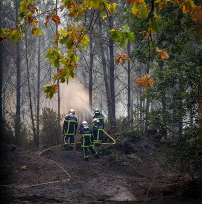 Marcheprime Fires PHOTOPQR SUD OUEST Laurent Theillet Marcheprime July 29, 2026 Fire between Marcheprime and Lanton on the road to Blagon, a day with the Landes firefighters monitoring the risk of fires reigniting in Marcheprime on July 29, 2026; photo by Laurent Theillet, Sud Ouest; Marcheprime, July 29, 2026; A day spent with the Landes fire brigade monitoring the risk of fires reigniting; Marcheprime, GIRONDE, France  Copyright: xPHOTOPQR SUDxOUEST MAXPPPxLaurentxTheilletx 20260729SDO7911 20260729SDO7911