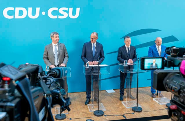Söder + Merz + Frei + Hoffmann - Pressekonferenz nach der Fraktionssitzung. EUR, Deutschland, Berlin: 29.07.2026: (l-r) Markus Söder (CSU) Ministerpäsident des Freistaates Bayern, Bundeskanzler Friedrich Merz (CDU), Thorsten Frei (CDU) Vorsitzender der CDU CSU-Bundestagsfraktion und Alexander Hoffmann (CSU) stellv. Vorsitzender der CDU CSU-Bundestagsfraktion. Pressekonferenz nach der Fraktionssitzung. *** Söder, Merz, Frei, Hoffmann: Press Conference Following the Parliamentary Group Meeting, EUR, Germany, Berlin, July 29, 2026 Markus Söder (CSU), Minister-President of the Free State of Bavaria; Federal Chancellor Friedrich Merz (CDU), Thorsten Frei (CDU), Chair of the CDU CSU parliamentary group in the Bundestag, and Alexander Hof