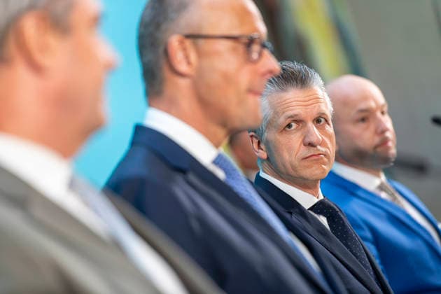 Söder + Merz + Frei + Hoffmann - Pressekonferenz nach der Fraktionssitzung. EUR, Deutschland, Berlin: 29.07.2026: (l-r) Markus Söder (CSU) Ministerpäsident des Freistaates Bayern, Bundeskanzler Friedrich Merz (CDU), Thorsten Frei (CDU) Vorsitzender der CDU CSU-Bundestagsfraktion und Alexander Hoffmann (CSU) stellv. Vorsitzender der CDU CSU-Bundestagsfraktion. Pressekonferenz nach der Fraktionssitzung. *** Söder, Merz, Frei, Hoffmann: Press Conference Following the Parliamentary Group Meeting, EUR, Germany, Berlin, July 29, 2026 Markus Söder (CSU), Minister-President of the Free State of Bavaria; Federal Chancellor Friedrich Merz (CDU), Thorsten Frei (CDU), Chair of the CDU CSU parliamentary group in the Bundestag, and Alexander Hof