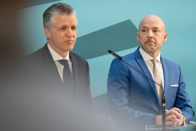Pressestatement, Sondersitzung, CDU CSU-Bundestagsfraktion Bundestag, Jakob-Kaiser-Haus, Pressestatement, Sondersitzung, CDU CSU-Bundestagsfraktion, Fraktionsvorsitzender, Thorsten Frei, Alexander Hoffmann Berlin Berlin GER *** Press Statement, Special Session, CDU CSU Parliamentary Group in the Bundestag, Jakob Kaiser House, Press Statement, Special Session, CDU CSU Parliamentary Group in the Bundestag, Parliamentary Group Chair, Thorsten Frei, Alexander Hoffmann, Berlin, Berlin, GER