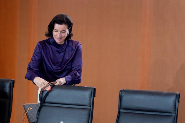 Kabinettssitzung, Kanzleramt Berlin, Kabinettssitzung, Bundeskanzleramt Dorothee Bär, Bundesministerin, Forschung Berlin Berlin GER *** Cabinet meeting, Chancellery, Berlin; Cabinet meeting, Federal Chancellery; Dorothee Bär, Federal Minister of Research, Berlin, Berlin, GER