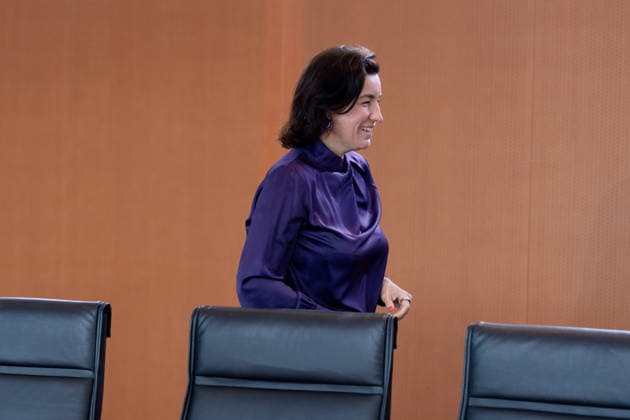 Kabinettssitzung, Kanzleramt Berlin, Kabinettssitzung, Bundeskanzleramt Dorothee Bär, Bundesministerin, Forschung Berlin Berlin GER *** Cabinet meeting, Chancellery, Berlin; Cabinet meeting, Federal Chancellery; Dorothee Bär, Federal Minister of Research, Berlin, Berlin, GER