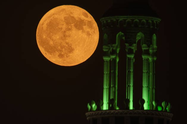 Full moon rises above Erbil ERBIL, IRAQ - JULY 29: Full moon rises in the evening sky creating a scenic view alongside the minaret of Jalil Khayat Mosque in Erbil, Iraq, on July 29, 2026. Ahsan Mohammed Ahmed Ahmed Anadolu Erbil Iraq. Editorial use only. Please get in touch for any other usage.  Copyright: x2026xAnadoluxAhsanxMohammedxAhmedxAhmedx