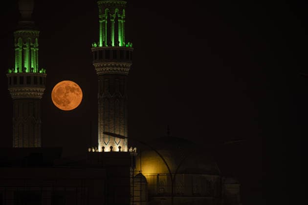 Full moon rises above Erbil ERBIL, IRAQ - JULY 29: Full moon rises in the evening sky creating a scenic view alongside the minaret of Jalil Khayat Mosque in Erbil, Iraq, on July 29, 2026. Ahsan Mohammed Ahmed Ahmed Anadolu Erbil Iraq. Editorial use only. Please get in touch for any other usage.  Copyright: x2026xAnadoluxAhsanxMohammedxAhmedxAhmedx