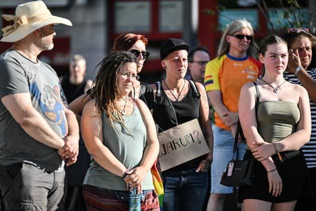 Mahnwache Queer in Herne ** NUR FÜR REDAKTIONELLE ZWECKE ** EDITORIAL USE ONLY **<p>Queer in Herne veranstaltet eine am Mittwoch, 29. Juli 2026 Mahnwache am Robert-Brauner-Platz in Herne anlässlich des Anschlages auf der CSD in Berlin. Deutschland NRW Herne Copyright: VladimirxWegener *** Queer Vigil in Herne ** FOR EDITORIAL USE ONLY ** EDITORIAL USE ONLY ** p Queer in Herne is organizing a vigil on Wednesday, July 29, 2026, at Robert Brauner Platz in Herne in response to the attack at the CSD in Berlin, Germany (North Rhine-Westphalia, Herne). Copyright VladimirxWegener Copyright: VladimirxWegener doc86xiz6zy5x39w7fdvl4 ,EDITORIAL USE ONLY