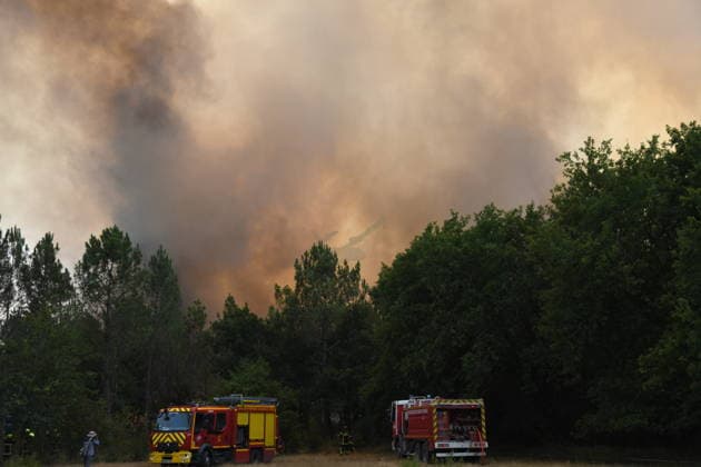 Wildfire response continues in Bordeaux BORDEAUX, FRANCE - JULY 29: Extinguishing efforts contine after a wildfire broke out in Lanton, Gironde near Bordeaux, France, following a massive wildfire on July 29, 2026. Volunteers and rescue workers gather nearby to eat and rest as emergency response operations continue in the affected areas. Dragan Lekic Anadolu Bordeaux France. Editorial use only. Please get in touch for any other usage.  Copyright: x2026xAnadoluxDraganxLekicx