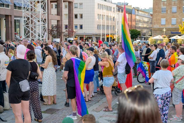 Berlin, Anschlag auf den Christopher Street Day, Mahnwache in Dortmund auf dem Friedensplatz 29.07.2026, Mahnwache slado, 29.07.2026 CSD Teilnehmende bei der Veranstaltung Dortmund Friedensplatz Dortmund NRW Deutschland *** July 29, 2026, Slado Vigil, July 29, 2026 CSD Participants at the event in Dortmund, Friedensplatz, Dortmund, North Rhine-Westphalia, Germany