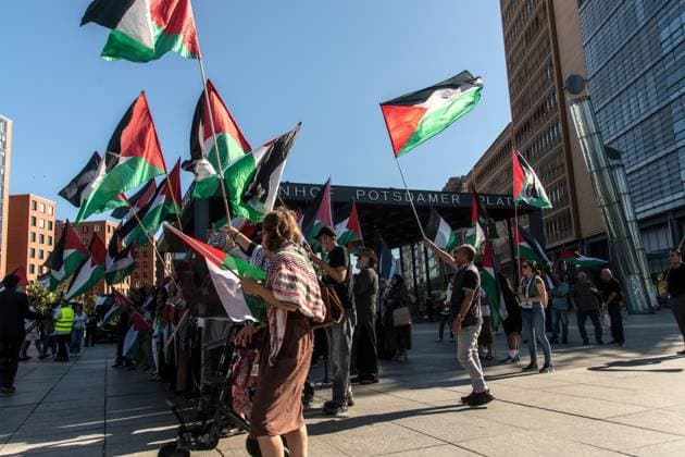 Pro-Palestinian Demonstration Held in Berlin BERLIN, Germany July 29, 2026: Pro-Palestinian demonstrators gather at Potsdamer Platz in Berlin during a rally calling for an end to the war in Gaza and expressing opposition to Germany™s policies regarding the conflict. Berlin is home to one of the largest Palestinian communities in Europe. The demonstration took place peacefully, with police present at the scene. Berlin Germany Copyright: x xAndrÃ sxTrujillox xJNAxPressx