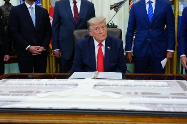 President Trump Announces Dulles Airport Redesign and Overhaul United States President Donald J Trump makes an announcement in the Oval Office of the White House in Washington, DC, USA on Wednesday, July 29, 2026. The President is announcing a redesign and overhaul of Washington Dulles International Airport in Northern Virginia. Credit: Aaron Schwartz Pool via CNP Washington District of Columbia United States of America EDITORIAL USE ONLY Copyright: xx DSC05818 AaronxSchwartzx-xPoolxviaxCNPx cnpphotos338518