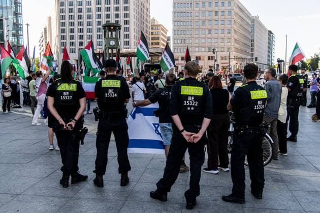 Pro-Palestinian Demonstration Held in Berlin BERLIN, Germany July 29, 2026: Pro-Palestinian demonstrators gather at Potsdamer Platz in Berlin during a rally calling for an end to the war in Gaza and expressing opposition to Germany™s policies regarding the conflict. Berlin is home to one of the largest Palestinian communities in Europe. The demonstration took place peacefully, with police present at the scene. Berlin Germany Copyright: x xAndrÃ sxTrujillox xJNAxPressx