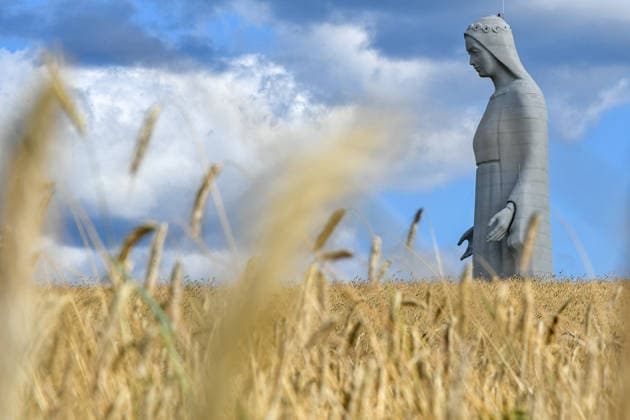 The largest statue of Our Lady in Europe Konotopie 28 07 2026 Construction of a 55-meter statue of the Virgin Mary in the village of Konotopie (Kuyavian-Pomeranian Voivodeship) has been completed. It will be the tallest in Europe and the second tallest in the world, after the statue of Mary in the Philippines. The official opening is scheduled for August 15th. The founder of the monument is Polish billionaire Roman Karkosik. 1117327281  1119365471
