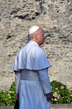 ITALY - POPE LEO XIV DURING A CONCERT IN BORGO LAUDATO SI , A 55-HECTARE EDUCATIONAL AND ENVIRONMENTAL CENTER, AT CASTEL GANDOLFO - 2026 7 29 Italy, Castel Gandolfo , Vatican, 2026 7 29 Pope Leo XIV during a concert in Borgo Laudato Si, a 55-hectare educational and environmental center, at Castel Gandolfo . EDITORIAL USE ONLY - NO BOOKS Copyright: xALESSIAxGIULIANIx