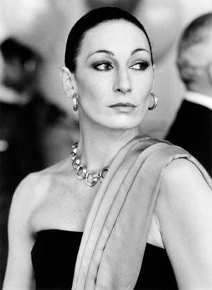 Anjelica Huston, on-set of the Film, Prizzi s Honor , 20th Century-Fox, 1985  Copyright: xABxArchivesx jtv014270