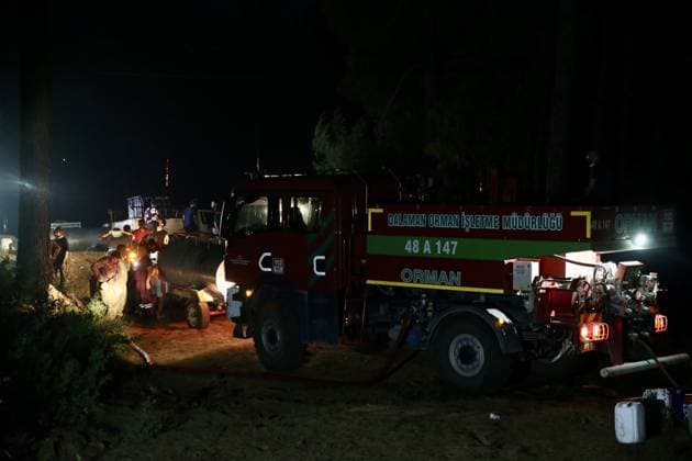 Forest fire breaks out in Mugla s Fethiye MUGLA, TURKIYE - JULY 30: Firefighting teams respond to a forest fire in the Fethiye district of Mugla, Turkiye, on July 30, 2026. Strong winds in the area caused the flames to spread rapidly as efforts to contain the blaze continued. Ali Riza Akkir Anadolu Mugla Turkey. Editorial use only. Please get in touch for any other usage.  Copyright: x2026xAnadoluxAlixRizaxAkkirx