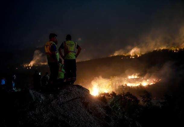 Firefighting efforts continue against forest fire in Mugla s Seydikemer district MUGLA, TURKIYE - JULY 30: Firefighting teams continue ground operations to contain a forest fire in the Seydikemer district of Mugla, Turkiye, on July 30, 2026. Mahmut Serdar Alakus Anadolu Mugla Turkey. Editorial use only. Please get in touch for any other usage.  Copyright: x2026xAnadoluxMahmutxSerdarxAlakusx