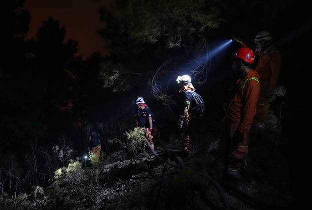 Firefighting efforts continue against forest fire in Mugla s Seydikemer district MUGLA, TURKIYE - JULY 30: Firefighting teams continue ground operations to contain a forest fire in the Seydikemer district of Mugla, Turkiye, on July 30, 2026. Mahmut Serdar Alakus Anadolu Mugla Turkey. Editorial use only. Please get in touch for any other usage.  Copyright: x2026xAnadoluxMahmutxSerdarxAlakusx