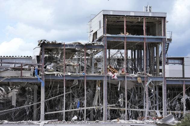 Aftermath of Aeon mall explosion following Kumamoto quake Photo taken on July 29, 2026, shows a damaged Aeon shopping mall building in Kashima in Kumamoto Prefecture, a day after a deadly explosion occurred following a powerful earthquake that hit the southwestern Japan prefecture and its vicinity.  A14AA0005624534P