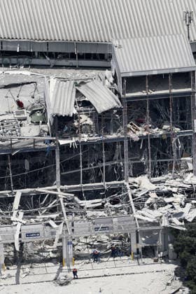 Aftermath of Aeon mall explosion following Kumamoto quake Photo taken from a Kyodo News helicopter on July 29, 2026, shows a damaged Aeon shopping mall building in Kashima in Kumamoto Prefecture, a day after a deadly explosion occurred following a powerful earthquake that hit the southwestern Japan prefecture and its vicinity.  A14AA0005624535P
