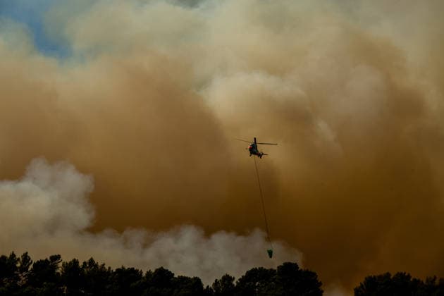 Wildfire Threatens Village Of Camps-la-Source France, Camps-la-Source, July 29, 2026 Several wildfires are affecting the southern part of Brignoles and threatening the village of Camps-la-Source, while the neighborhoods of Pelicon and Tombarel are subject to an evacuation order issued by the Var Prefecture to the Brignoles Exhibition Hall in Camps-la-Source, France, on July 29, 2026. Photo by Laurent Coust ABACAPRESS.COM Camps-la-Source France  Copyright: xCoustxLaurent ABACAx