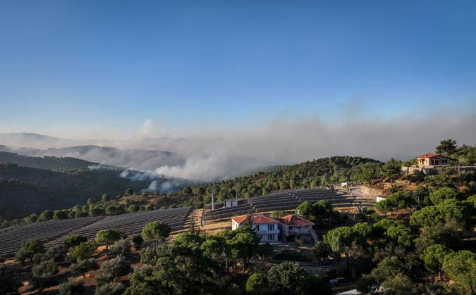 Firefighters battle forest fire for second day in Balikesir s Gomec district BALIKESIR, TURKIYE - JULY 30: Aerial and ground firefighting operations continue for a second day to contain a forest fire in the Gomec district of Balikesir, Turkiye, on July 30, 2026. Sergen Sezgin Anadolu Balikesir Turkey. Editorial use only. Please get in touch for any other usage.  Copyright: x2026xAnadoluxSergenxSezginx