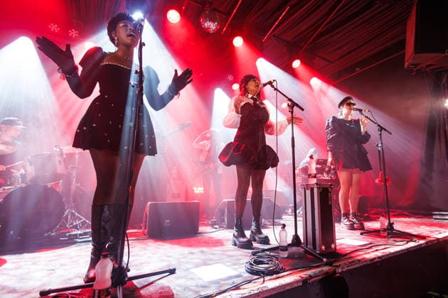 Say She She perform in Brighton Concorde 2 Brighton, East Sussex, UK on 29 July 2026 Nya Brown, Piya Malik and Sabrina Cunningham of Say She She perform on stage, Credit:Andy Sturmey Andrew Sturmey - B1114 Avalon United Kingdom, East Sussex, Brighton  Copyright: xAndyxSturmeyx xAndrewxSturmeyx-xB1114x xAvalonx 1119655273