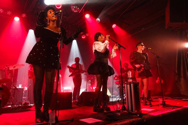 Say She She perform in Brighton Concorde 2 Brighton, East Sussex, UK on 29 July 2026 Nya Brown, Piya Malik and Sabrina Cunningham of Say She She perform on stage, Credit:Andy Sturmey Andrew Sturmey - B1114 Avalon United Kingdom, East Sussex, Brighton  Copyright: xAndyxSturmeyx xAndrewxSturmeyx-xB1114x xAvalonx 1119655294