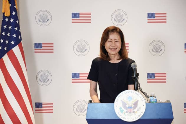 New U.S. Ambassador Steel arrives in S. Korea New U.S. Ambassador Steel arrives in S. Korea New U.S. Ambassador to South Korea Michelle Steel speaks to reporters upon arrival at Incheon airport, west of Seoul, on July 30, 2026. (Yonhap) 2026-07-30 16:50:54 < 1980-2026 YONHAPNEWS AGENCY. .> ÀÎo±¤¿ª½Ã EDITORIAL USE ONLY  Copyright: xx PYH2026073020470031500 YonhapxNewsx yonphotos255066