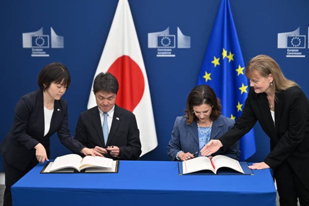 Japan officially joins EU s Horizon Europe research program in Brussels BRUSSELS, BELGIUM - JULY 30: Deputy Director-General for Research and Innovation at the European Commission Maria Cristina Russo (2nd R) and Charge d Affaires ad interim of the Mission of Japan to the European Union Takashi Hamada (2nd L) attend a signing ceremony as Japan officially joins the EU s flagship research and innovation program, Horizon Europe, in Brussels, Belgium, on July 30, 2026. Dursun Aydemir Anadolu Brussels Belgium. Editorial use only. Please get in touch for any other usage.  Copyright: x2026xAnadoluxDursunxAydemirx